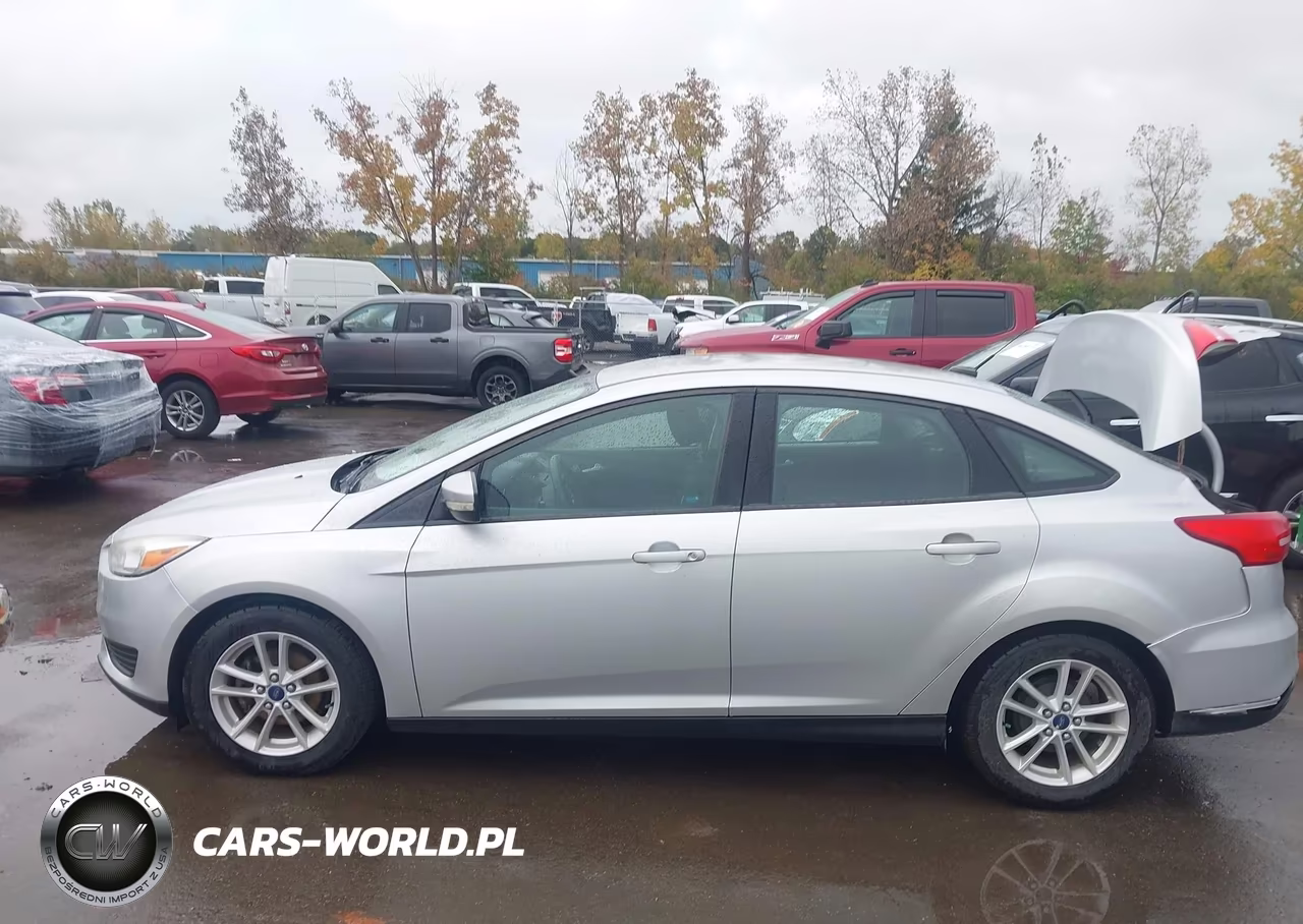 2017 Ford Focus Se VIN:1FADP3F23HL340167 - 14