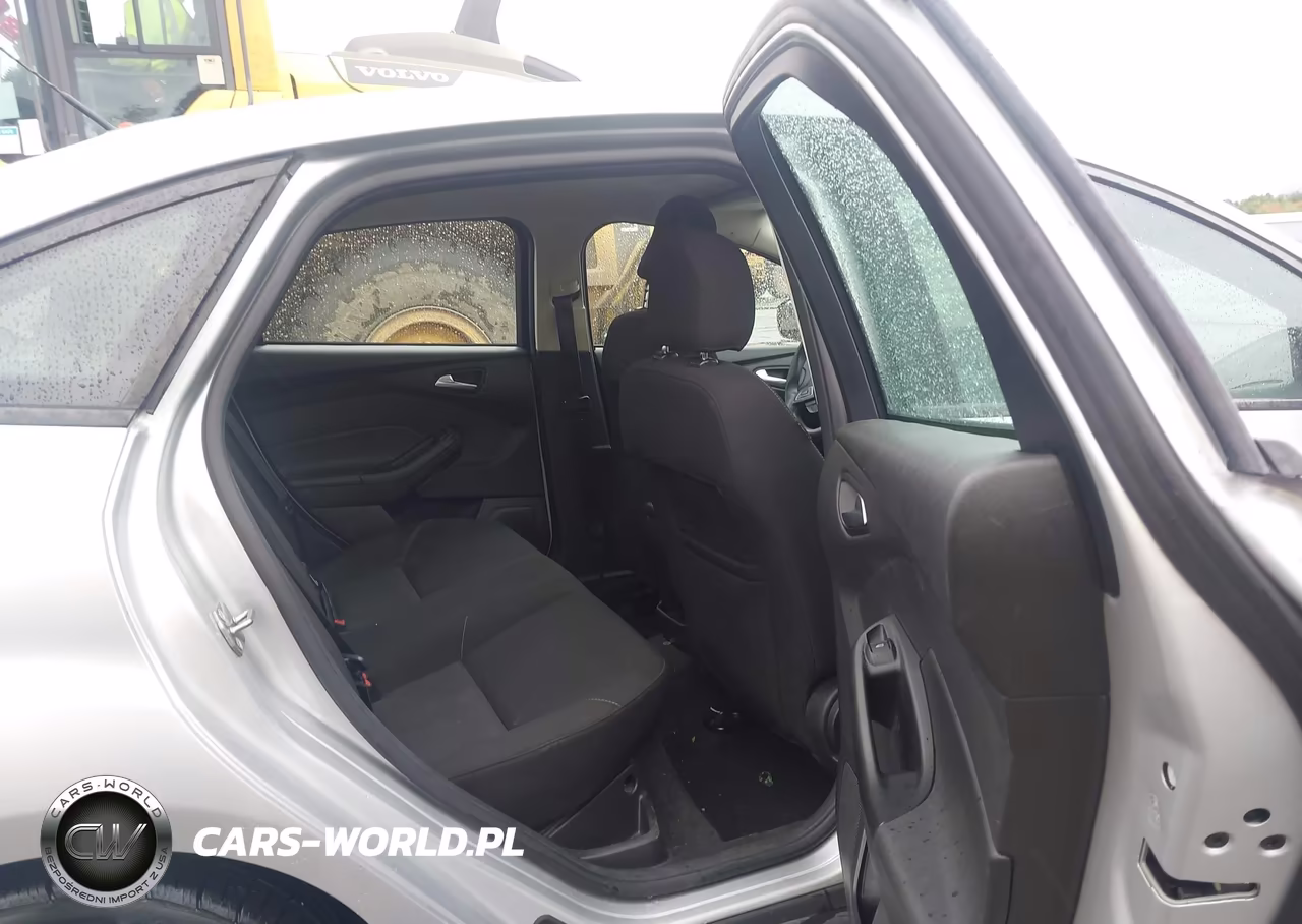 2017 Ford Focus Se VIN:1FADP3F23HL340167 - 8