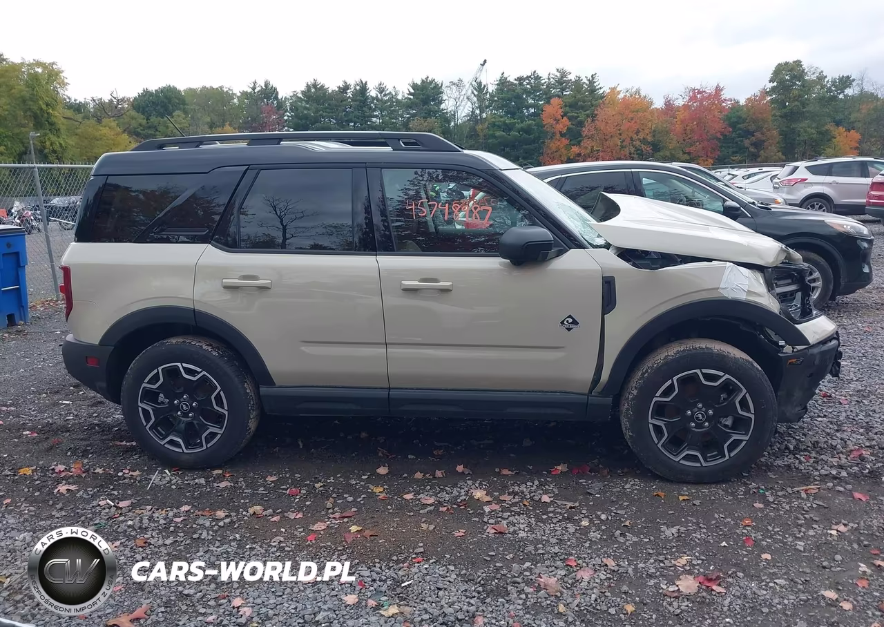 2025 Ford Bronco Sport Outer Banks VIN:3FMCR9CN0SRF68438 - 14