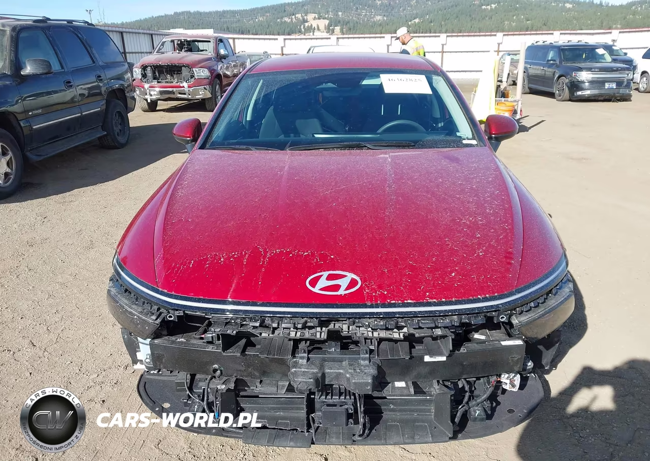2026 Hyundai Sonata Hybrid Blue VIN:KMHL24JJXTA160807 - 13