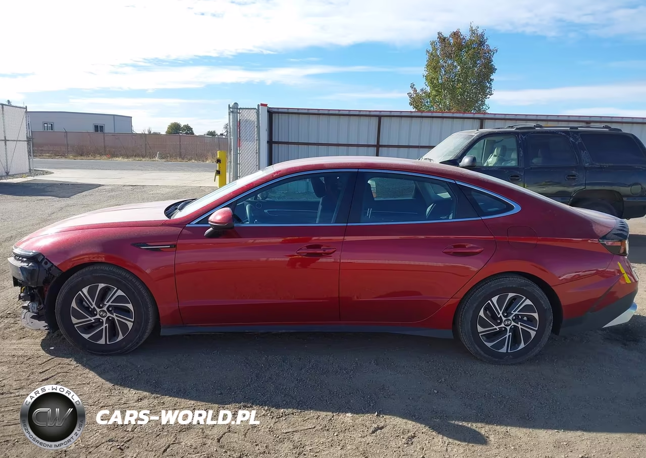2026 Hyundai Sonata Hybrid Blue VIN:KMHL24JJXTA160807 - 15
