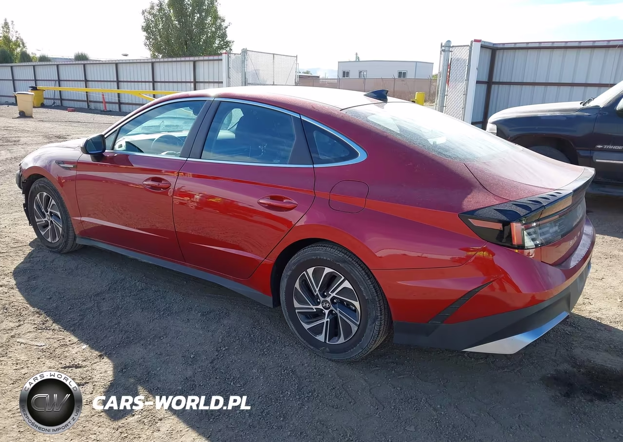 2026 Hyundai Sonata Hybrid Blue VIN:KMHL24JJXTA160807 - 3