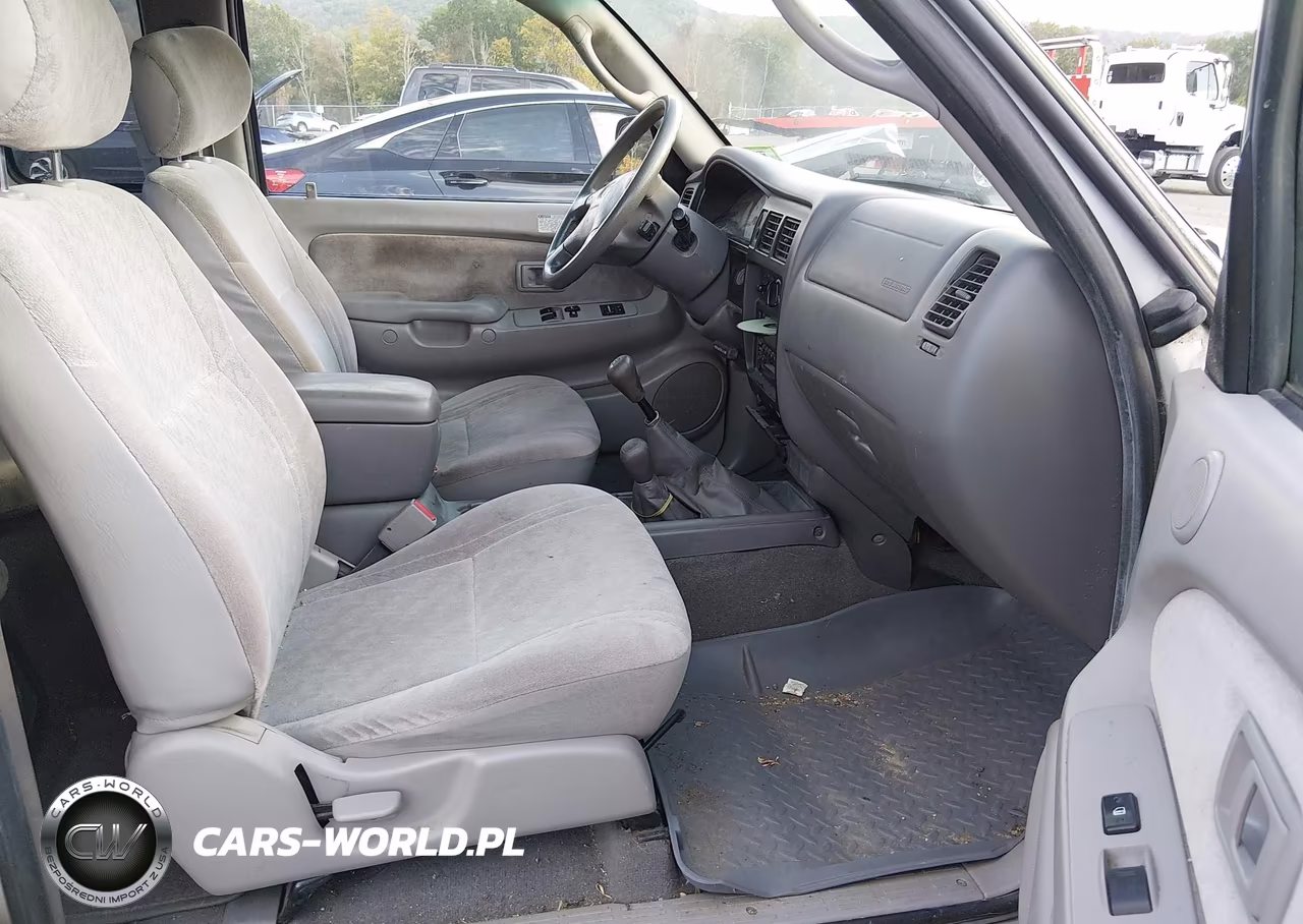 2002 Toyota Tacoma Base V6 VIN:5TEWN72N52Z110087 - 5
