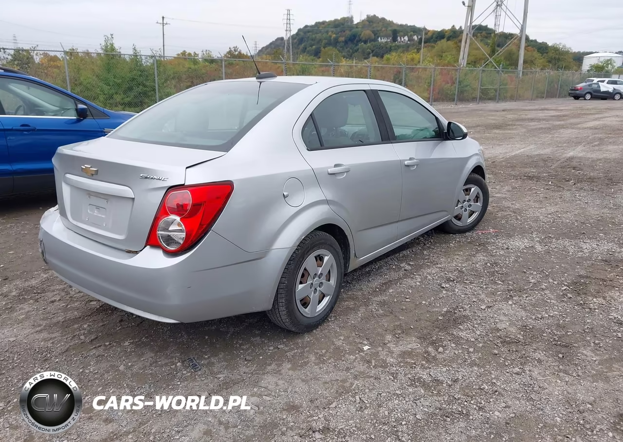 2016 Chevrolet Sonic Ls Auto VIN:1G1JA5SG3G4127751 - 4