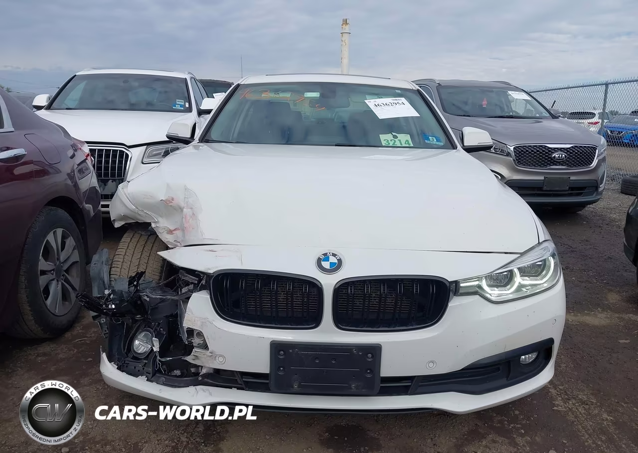 2018 BMW 320I xDrive VIN:WBA8A3C5XJA357932 - 13