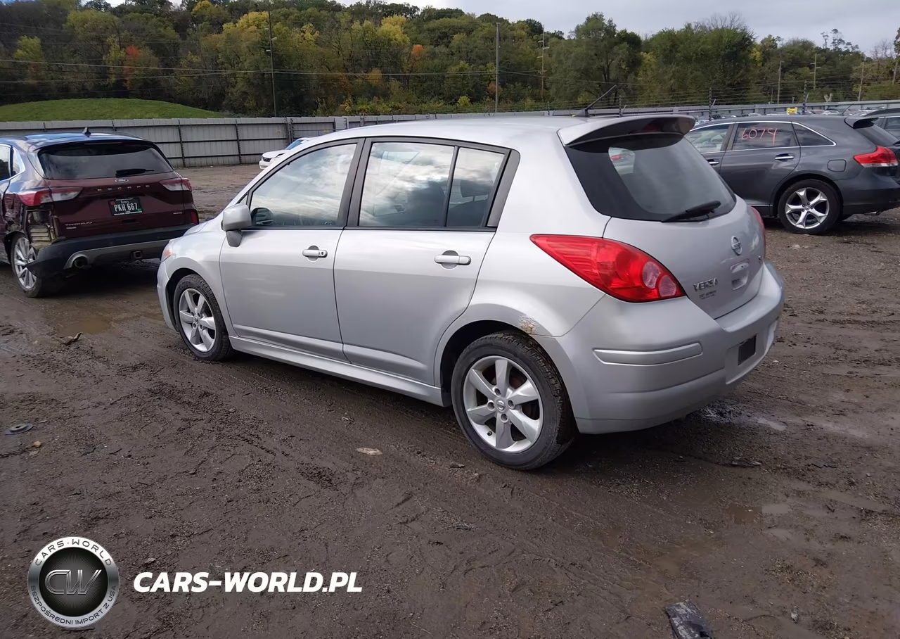 2010 Nissan Versa 1.8Sl VIN:3N1BC1CP5AL439250 - 3