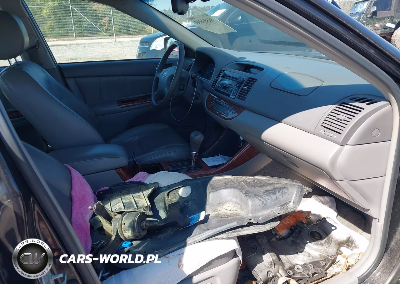2004 Toyota Camry Xle VIN:4T1BE32KX4U882251 - 5