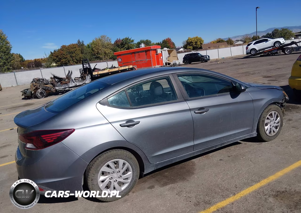 2019 Hyundai Elantra Se VIN:5NPD74LF4KH444363 - 4