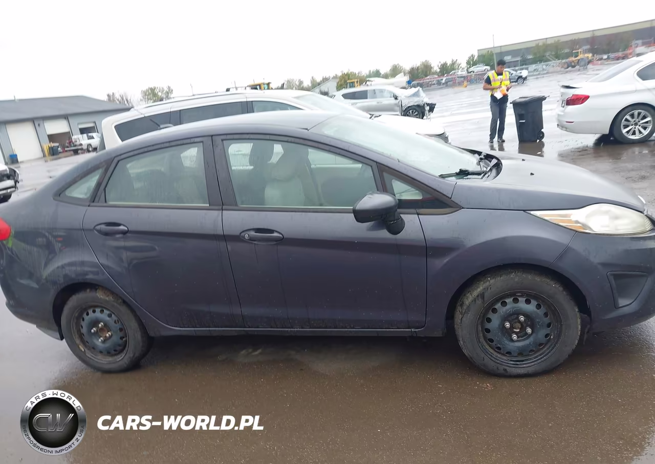 2013 Ford Fiesta S VIN:3FADP4AJ4DM131906 - 13