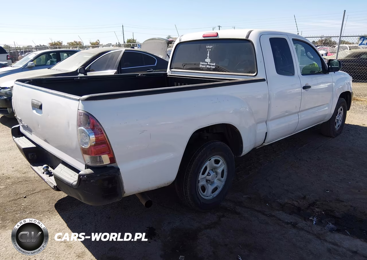 2015 Toyota Tacoma VIN:5TFTX4CN9FX050886 - 4