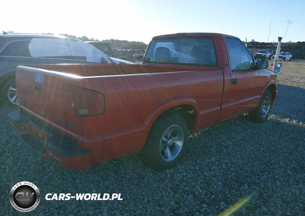 2001 Chevrolet S-10 Ls VIN:1GCCS145318150898 - 4