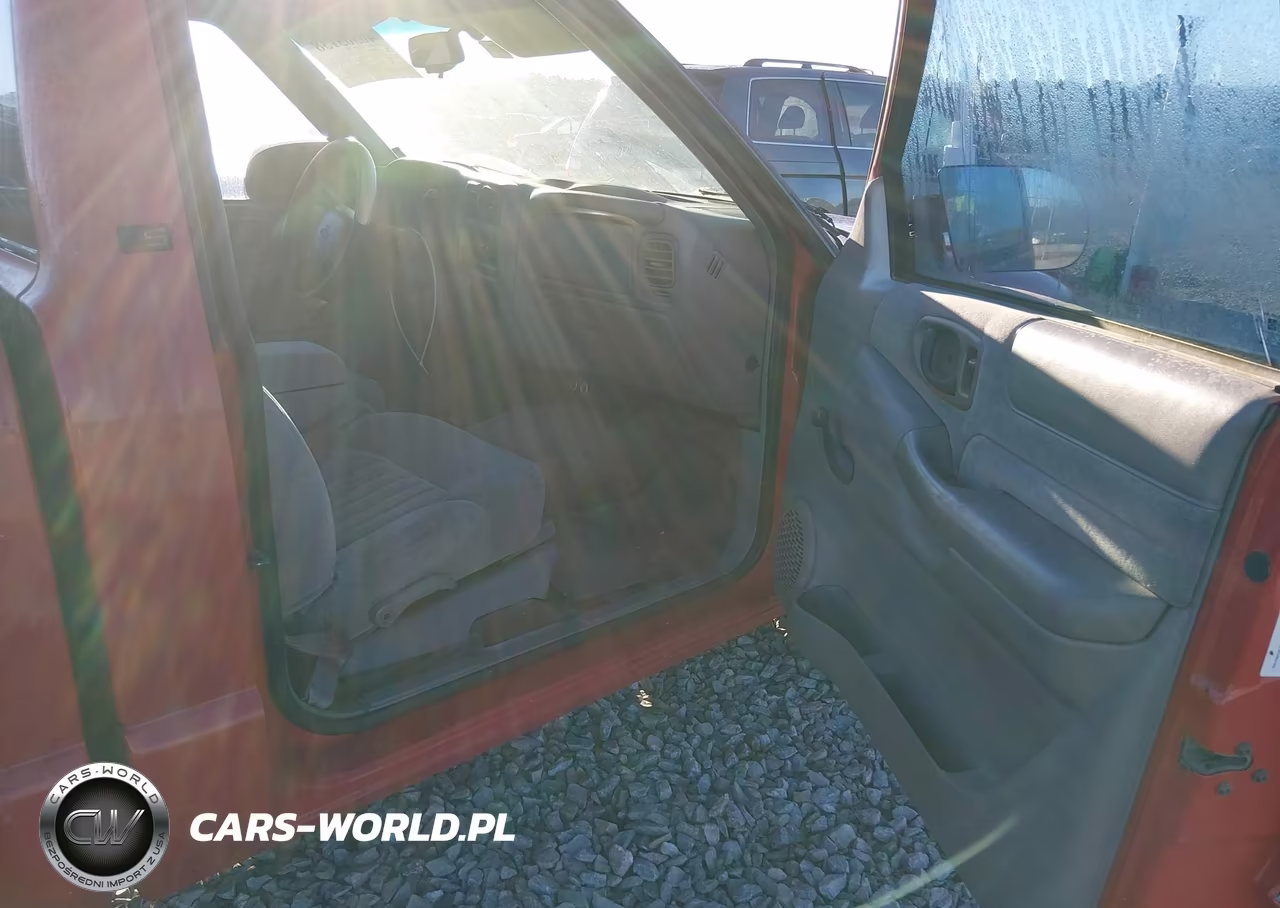 2001 Chevrolet S-10 Ls VIN:1GCCS145318150898 - 5