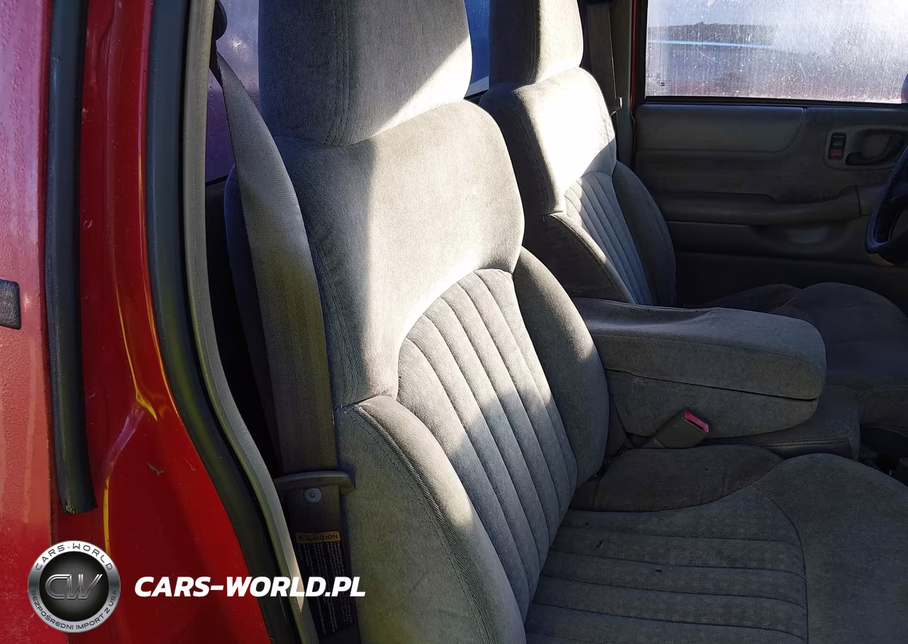 2001 Chevrolet S-10 Ls VIN:1GCCS145318150898 - 8