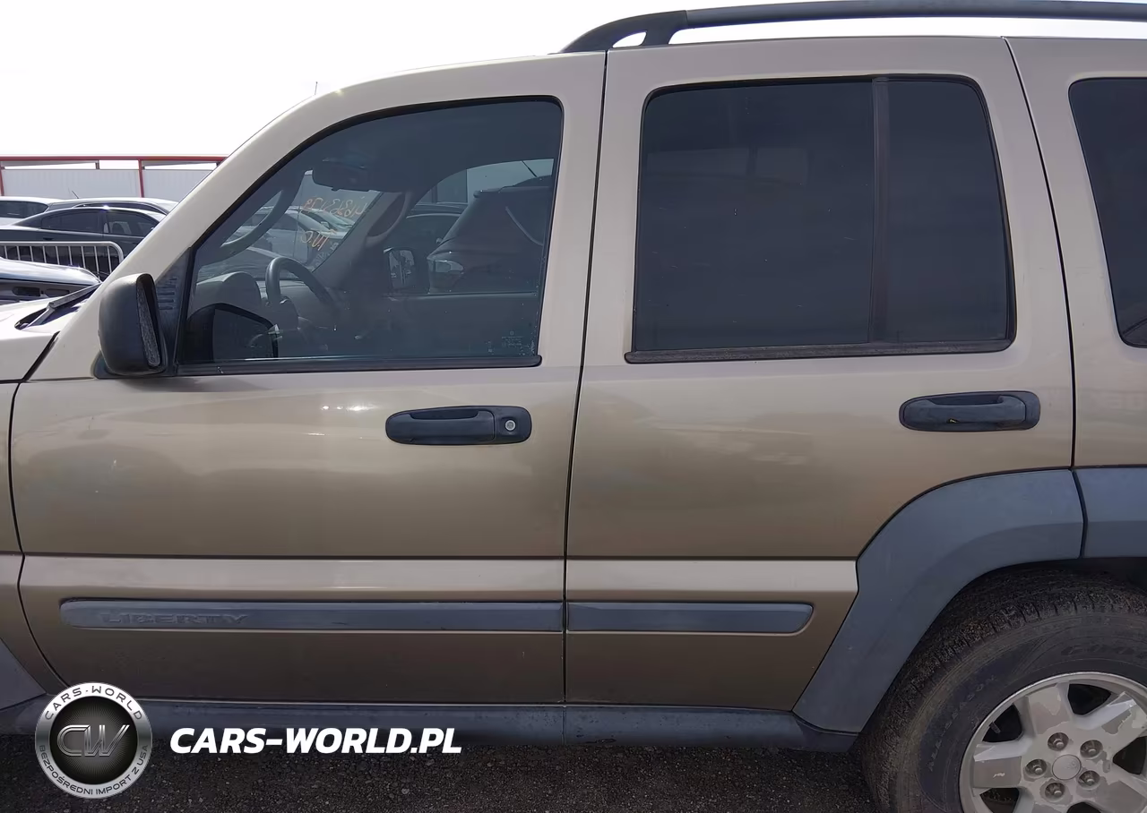 2005 Jeep Liberty Sport VIN:1J4GL48K95W568085 - 14