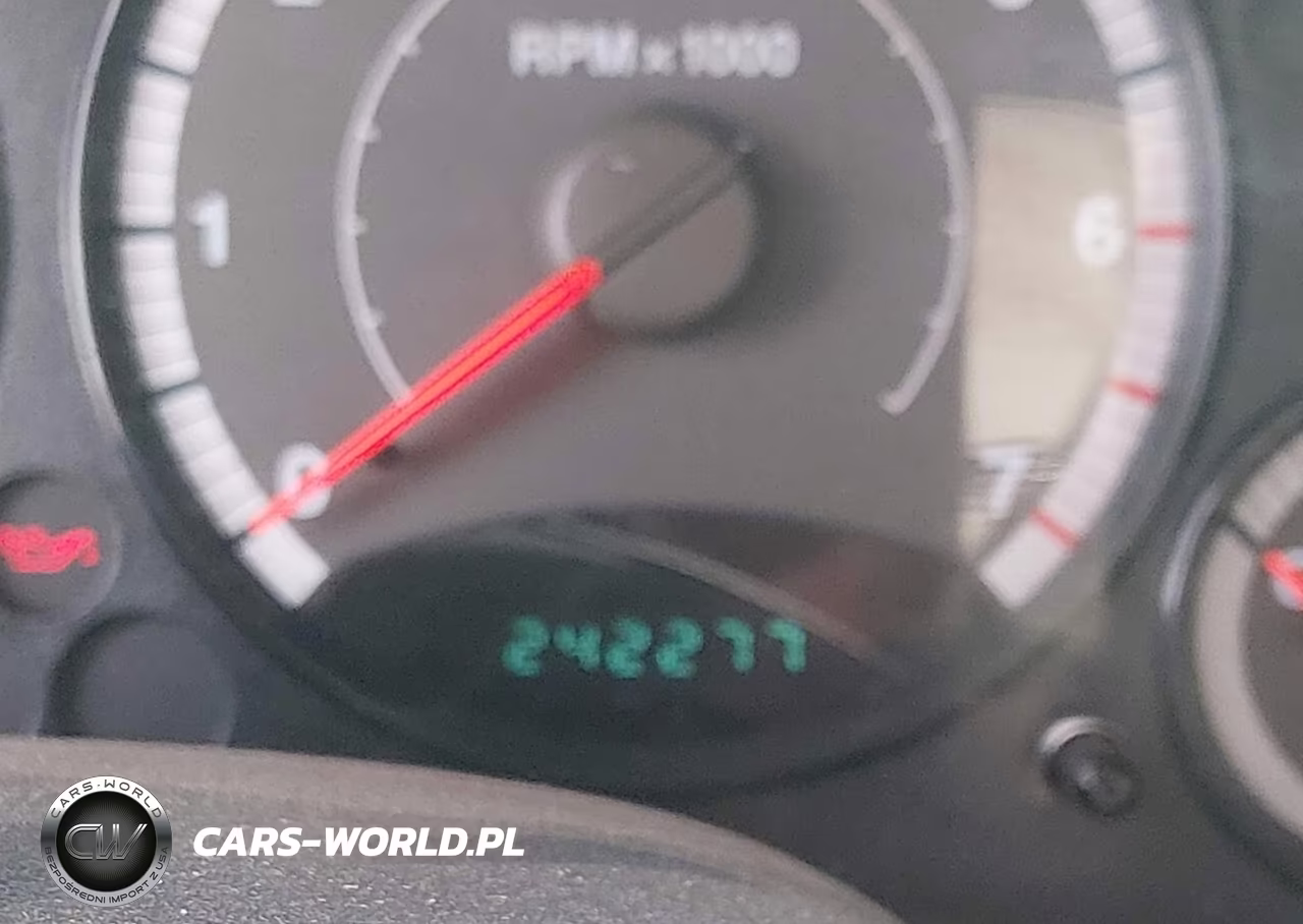 2005 Jeep Liberty Sport VIN:1J4GL48K95W568085 - 15