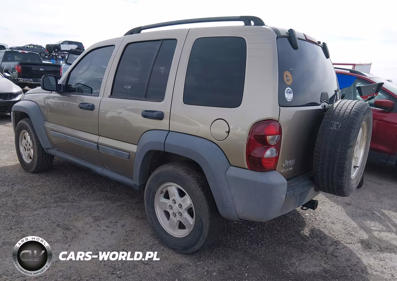 2005 Jeep Liberty Sport VIN:1J4GL48K95W568085 - 3