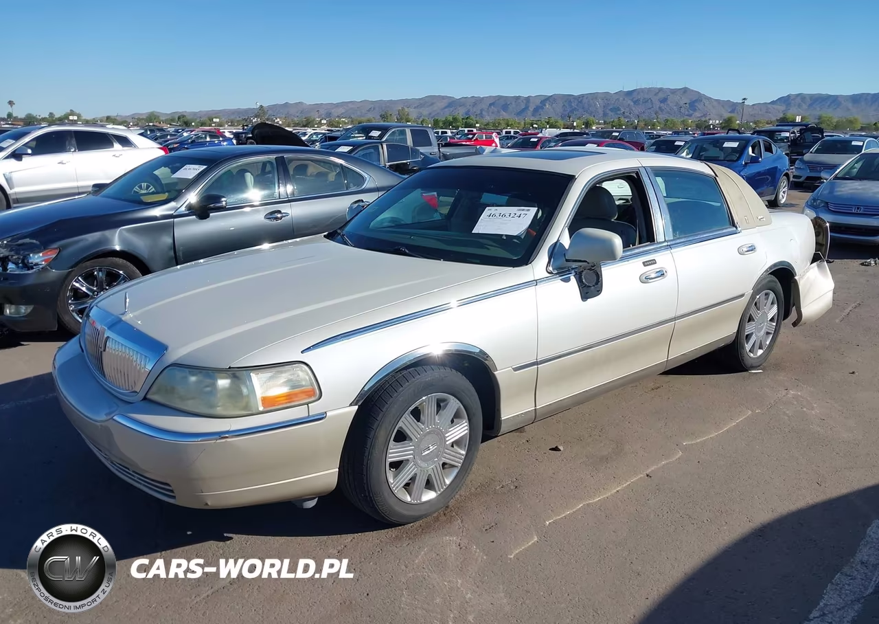 2005 Lincoln Town Car Signature Limited VIN:1LNHM82W05Y611836 - 2