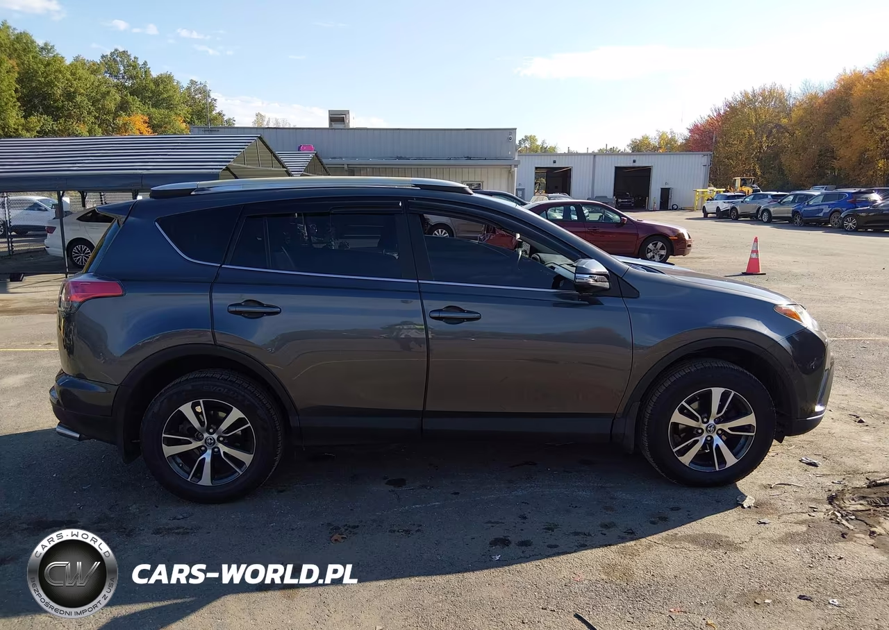 2018 Toyota Rav4 Xle VIN:2T3WFREV8JW483333 - 13