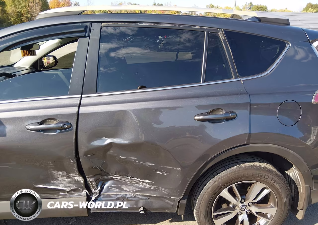 2018 Toyota Rav4 Xle VIN:2T3WFREV8JW483333 - 17