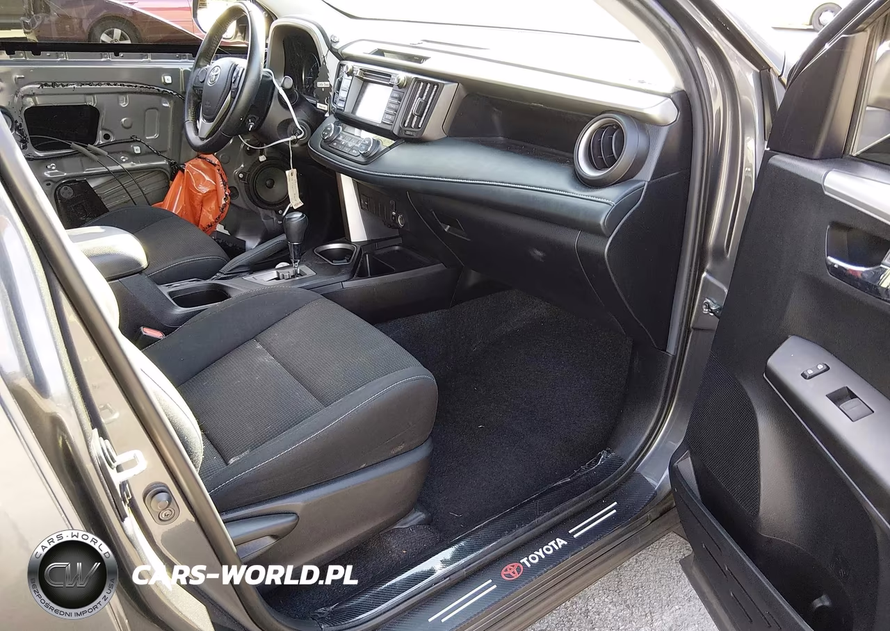 2018 Toyota Rav4 Xle VIN:2T3WFREV8JW483333 - 5