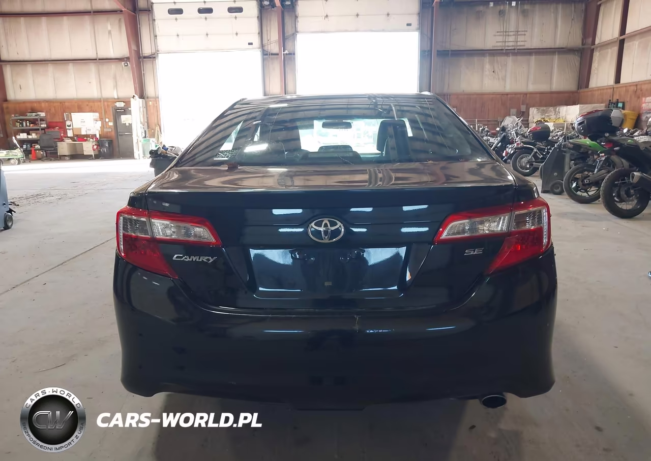 2014 Toyota Camry Se VIN:4T1BF1FK1EU836336 - 17