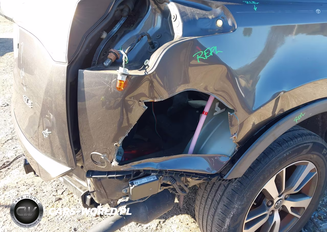 2018 Toyota Rav4 Xle VIN:JTMWFREV3JJ189188 - 17
