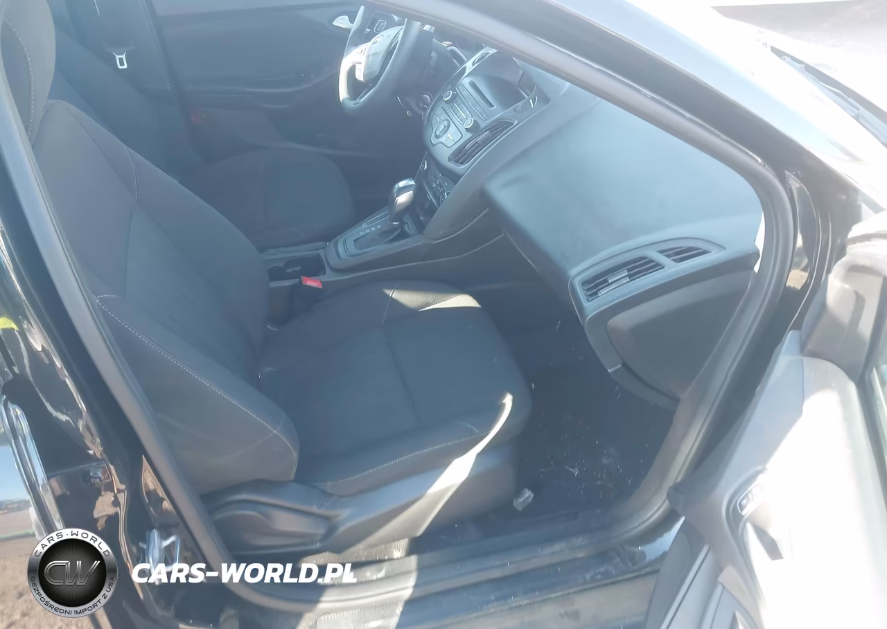 2015 Ford Focus Se VIN:1FADP3F25FL205219 - 5