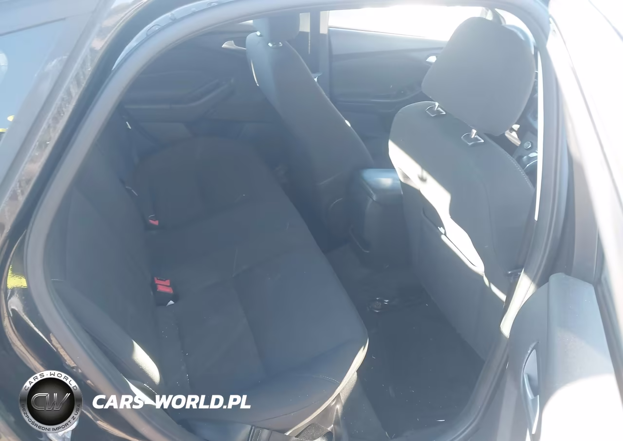 2015 Ford Focus Se VIN:1FADP3F25FL205219 - 8