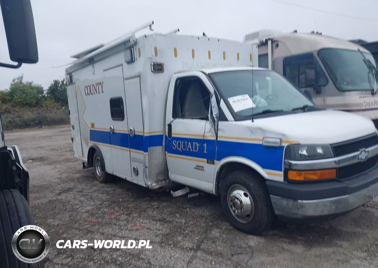 2016 Chevrolet Express Cutaway 4500 Diesel VIN:1GB6GUCL6G1337025 - 14
