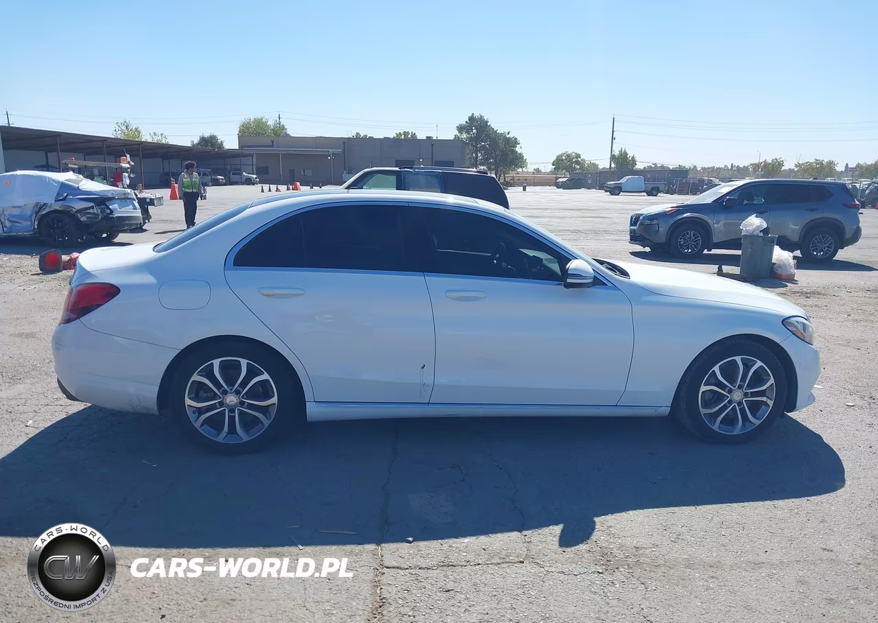 2016 Mercedes-Benz C 300 VIN:55SWF4JB9GU177057 - 13