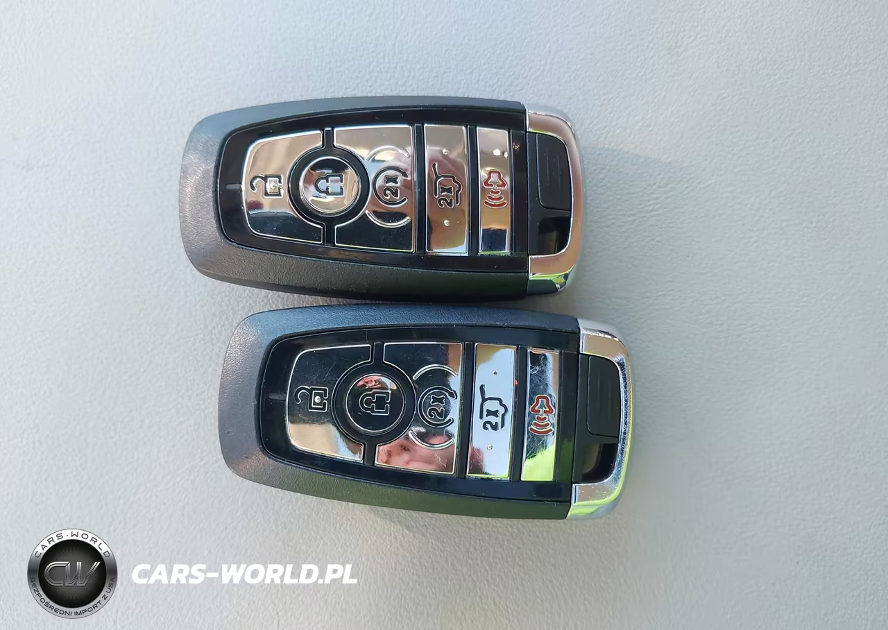 2025 Lincoln Aviator Premiere VIN:5LM5J6XCXSGL10942 - 11
