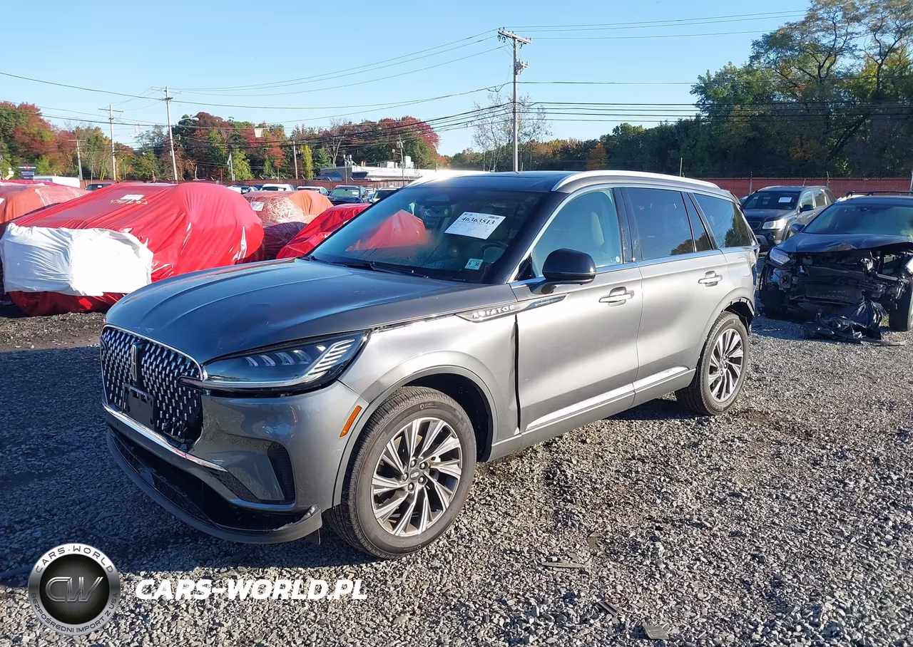 2025 Lincoln Aviator Premiere VIN:5LM5J6XCXSGL10942 - 18