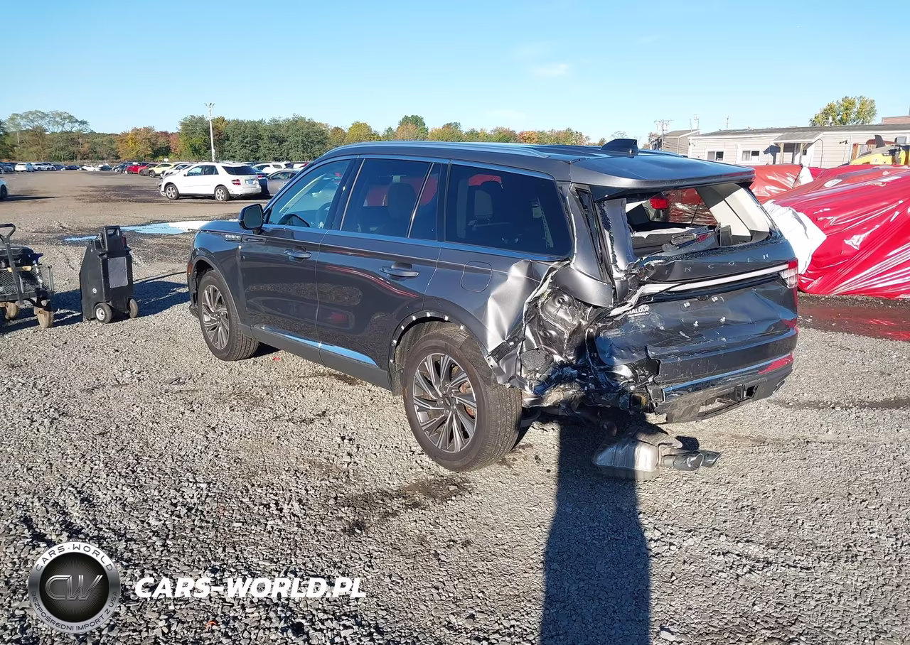 2025 Lincoln Aviator Premiere VIN:5LM5J6XCXSGL10942 - 3