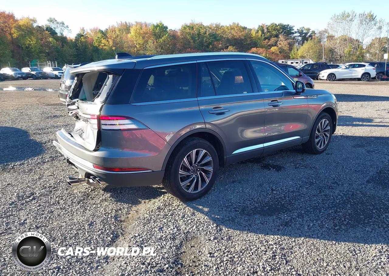 2025 Lincoln Aviator Premiere VIN:5LM5J6XCXSGL10942 - 4