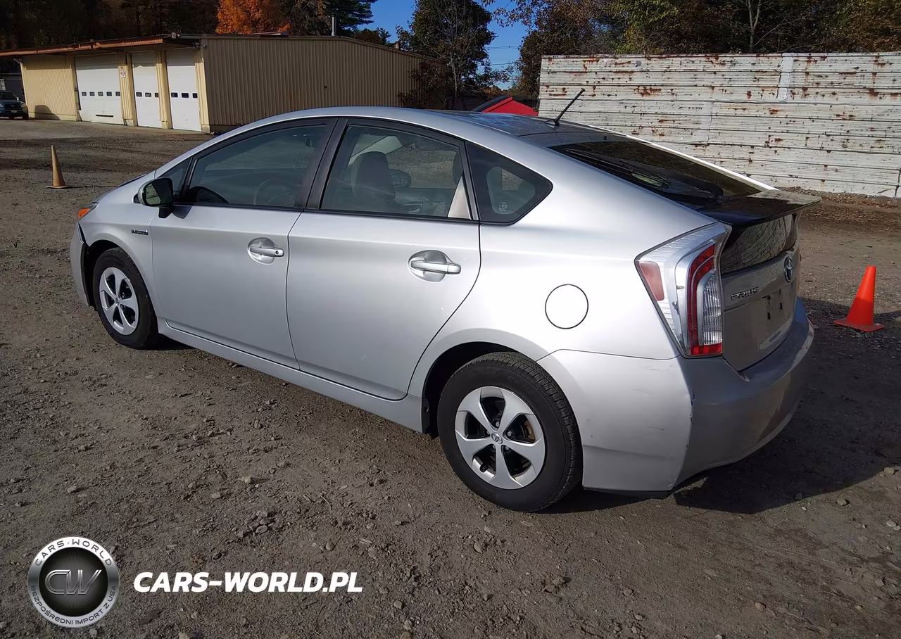 2015 Toyota Prius Two VIN:JTDKN3DU7F0462699 - 3