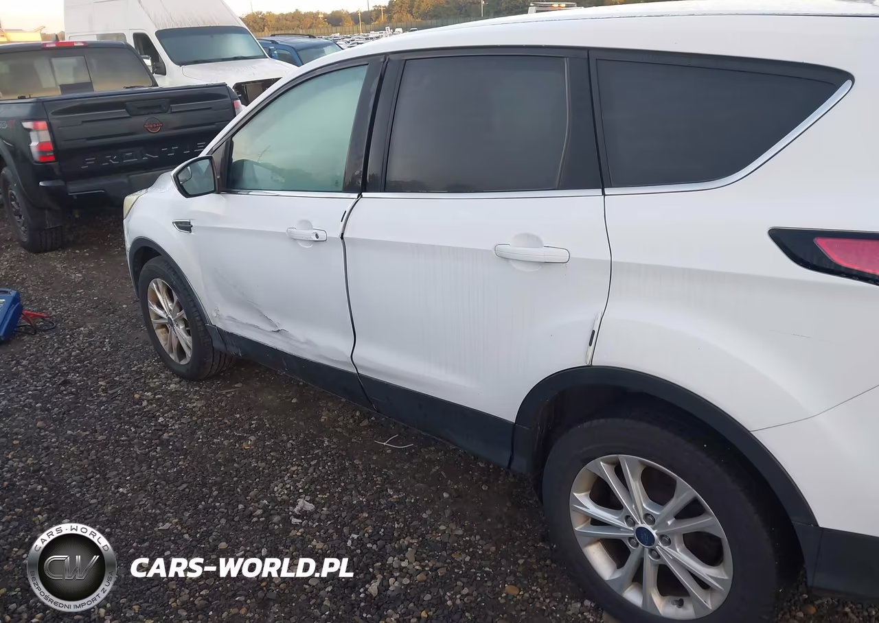 2017 Ford Escape Se VIN:1FMCU9G95HUD43221 - 6