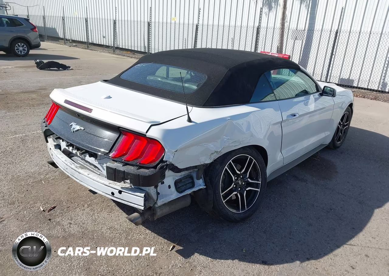 2020 Ford Mustang Ecoboost Premium VIN:1FATP8UH7L5137134 - 4