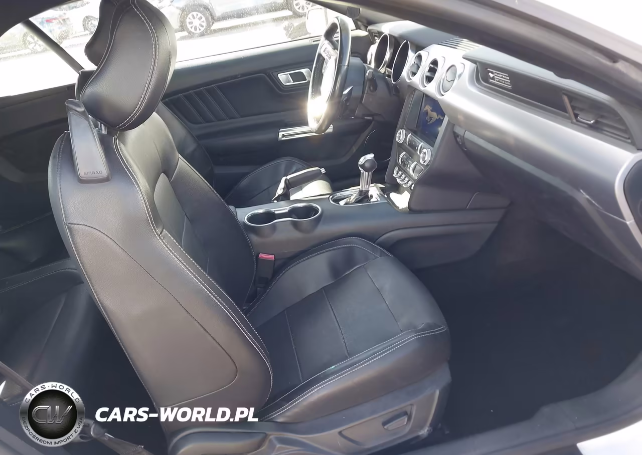 2020 Ford Mustang Ecoboost Premium VIN:1FATP8UH7L5137134 - 5