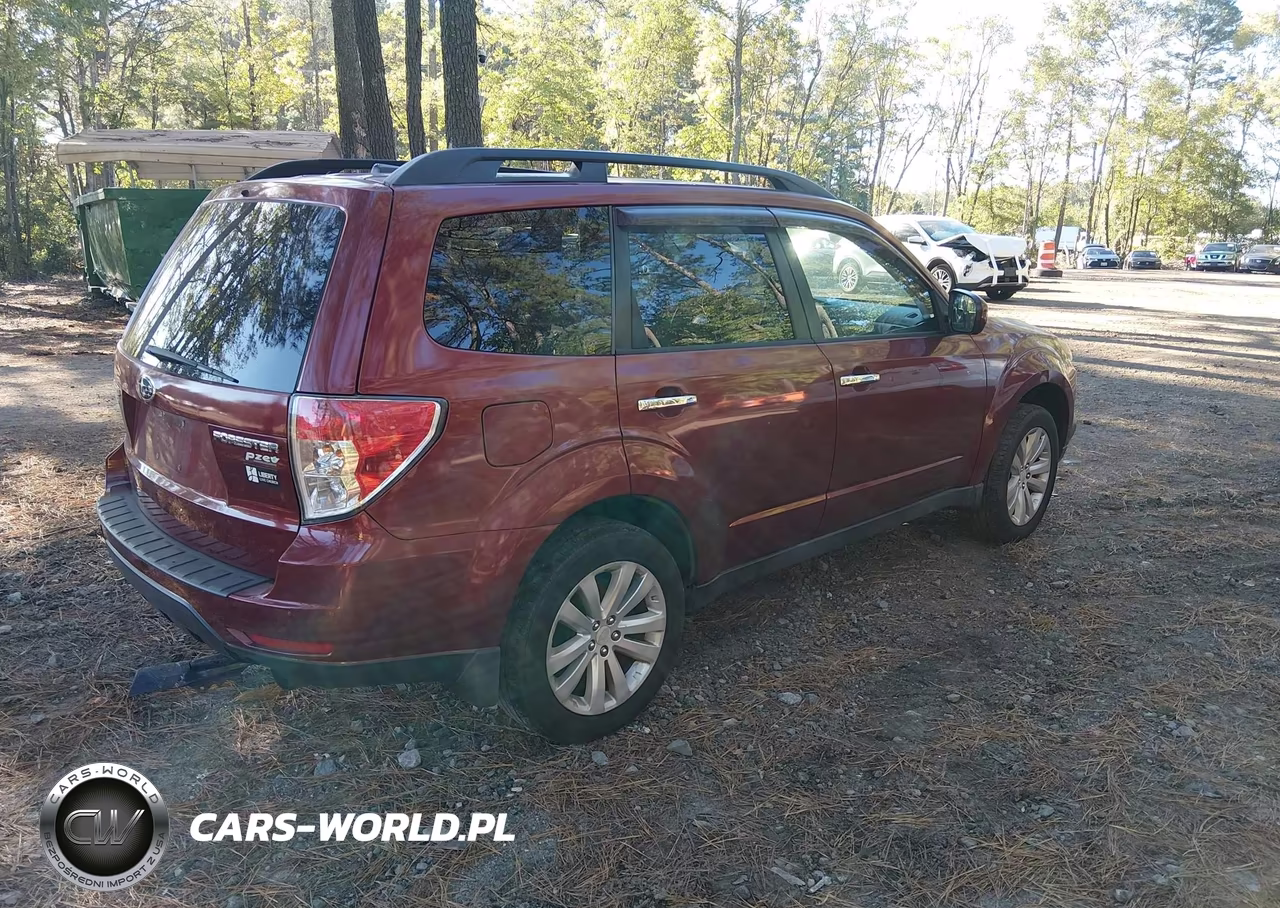 2013 Subaru Forester 2.5X Premium VIN:JF2SHADC9DH441193 - 4