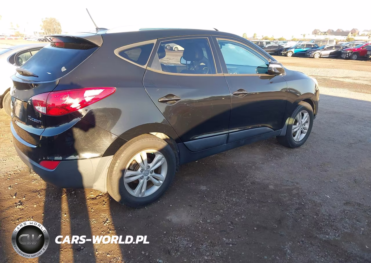 2013 Hyundai Tucson Gls VIN:KM8JU3AC2DU684871 - 4