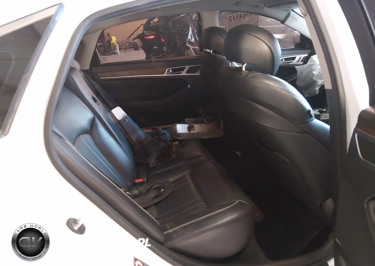 HYUNDAI GENESIS 3. VIN:KMHGN4JE5FU097999 - 8