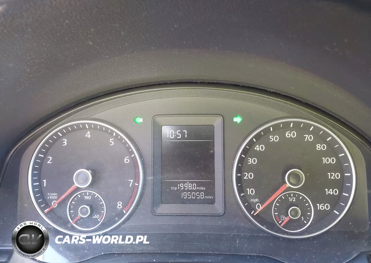 2010 Volkswagen Jetta S VIN:3VWJZ7AJ7AM040792 - 7