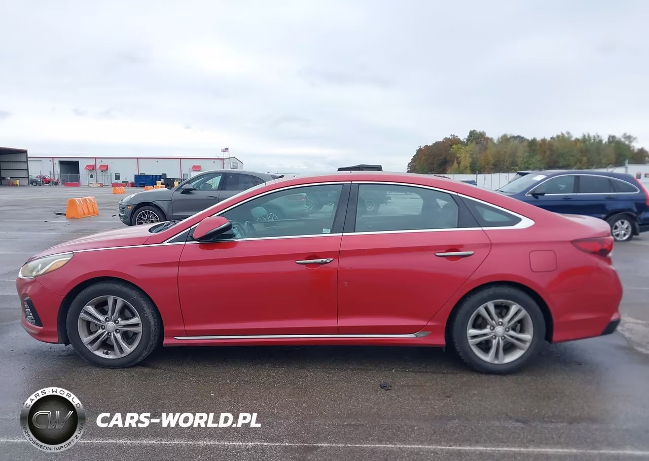 2018 Hyundai Sonata Sport VIN:5NPE34AF4JH633452 - 14