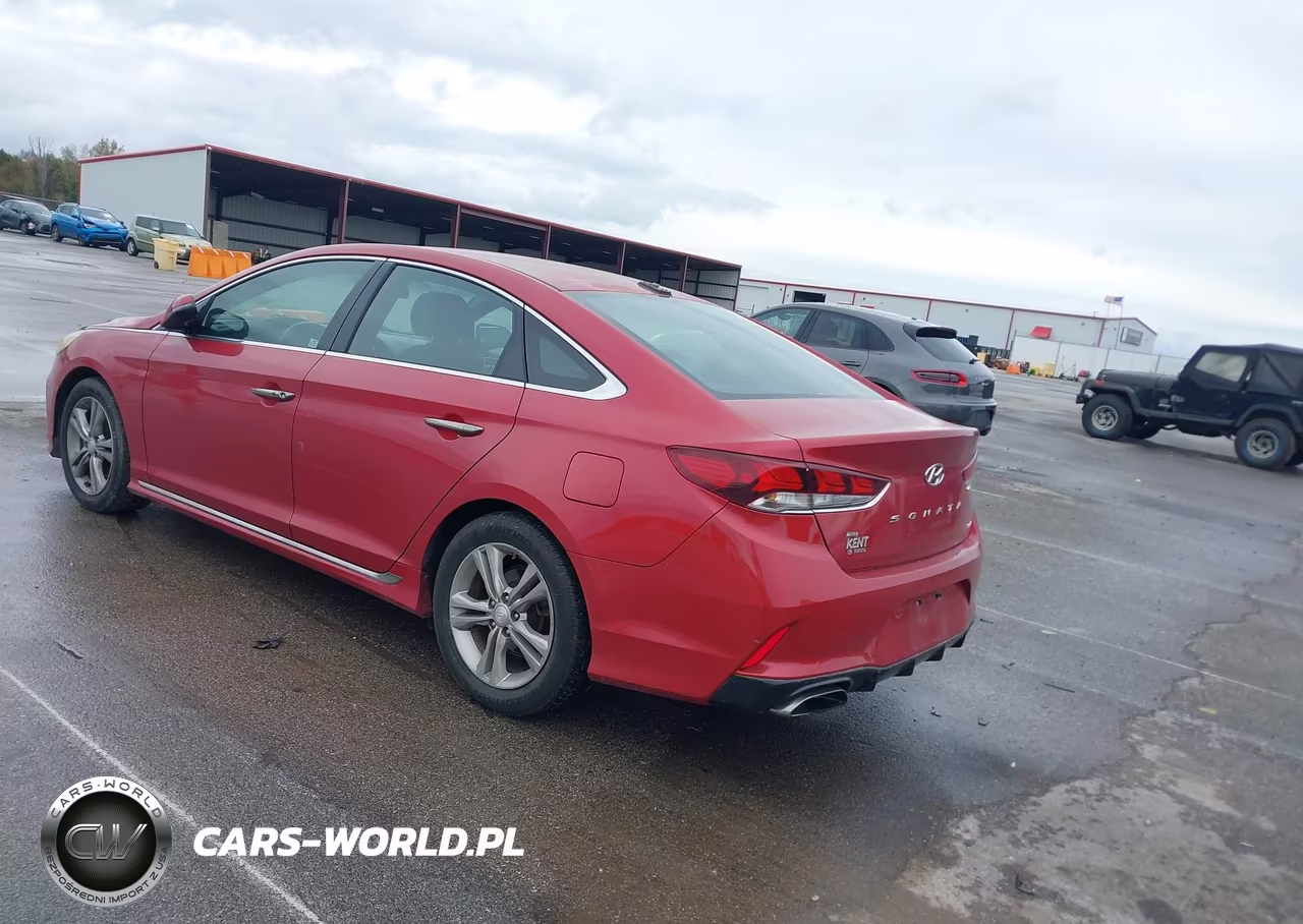 2018 Hyundai Sonata Sport VIN:5NPE34AF4JH633452 - 3