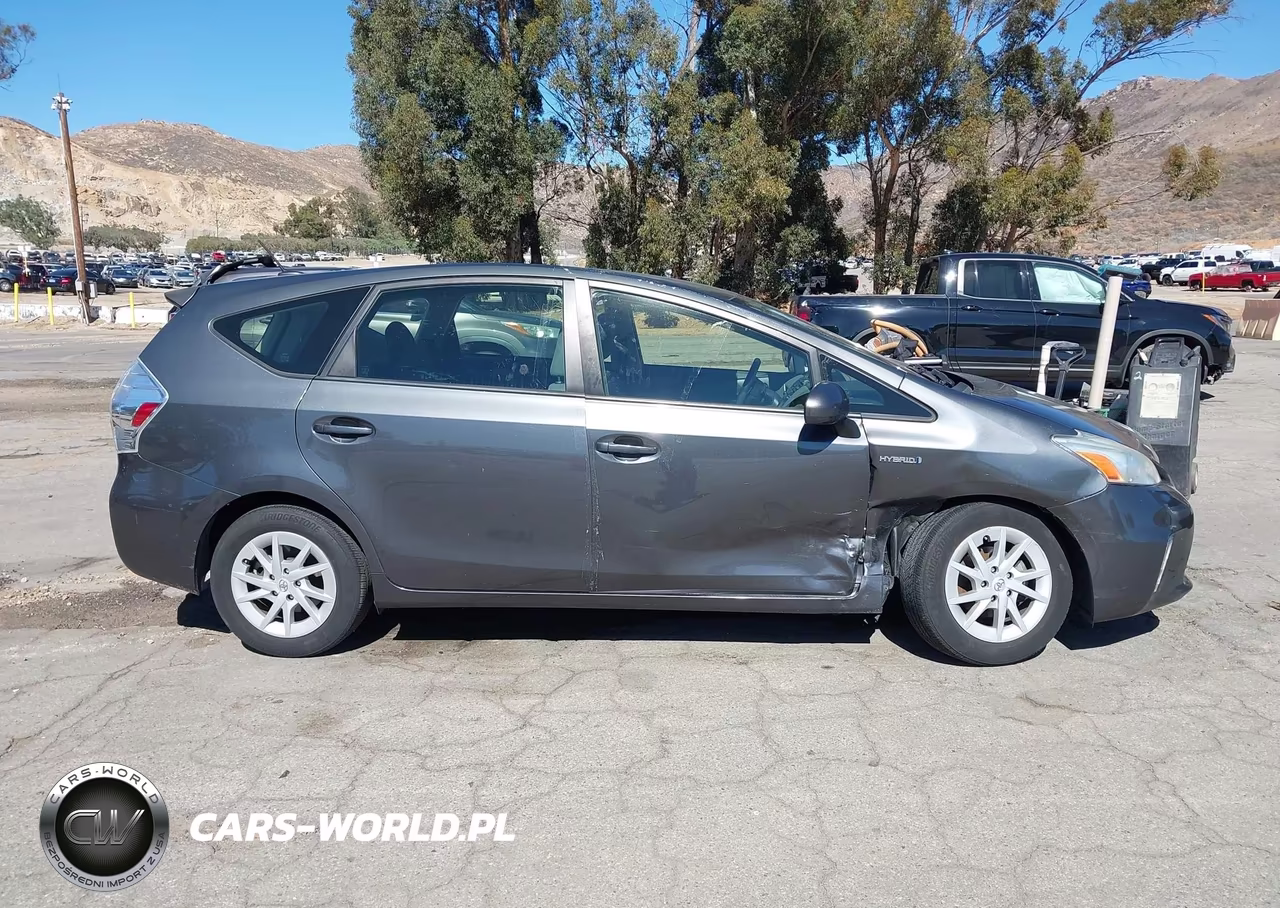 2013 Toyota Prius V Three VIN:JTDZN3EU8D3278963 - 13