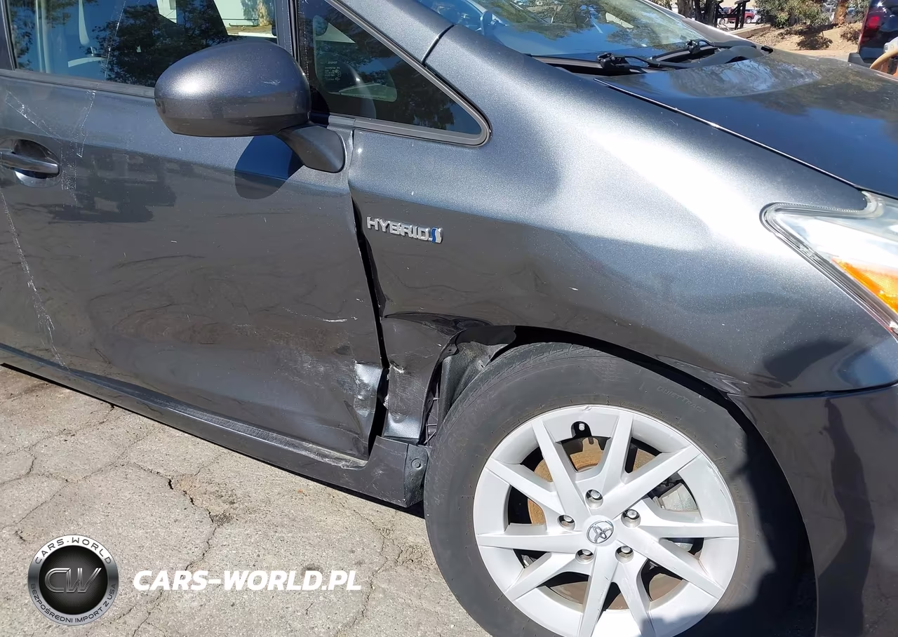 2013 Toyota Prius V Three VIN:JTDZN3EU8D3278963 - 6
