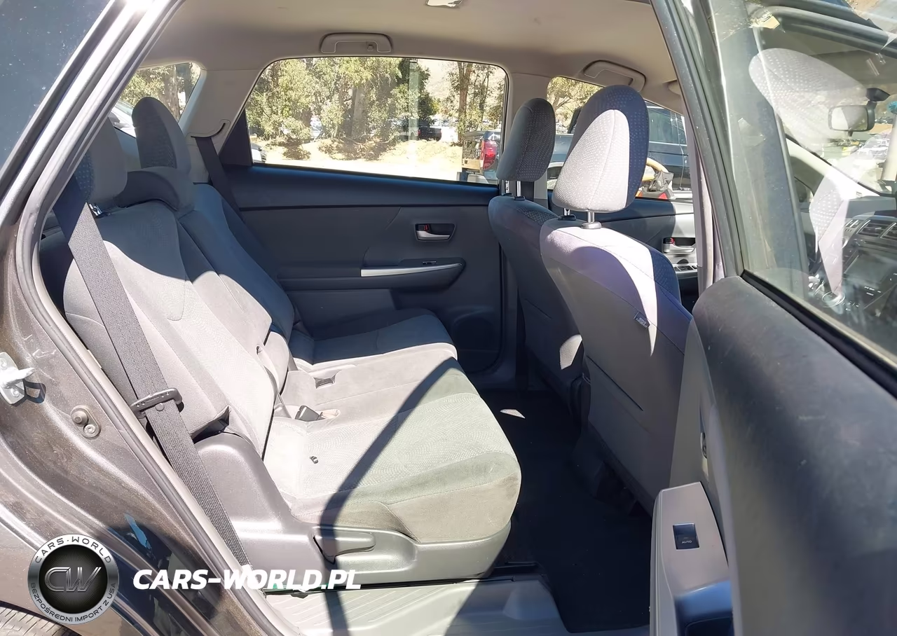 2013 Toyota Prius V Three VIN:JTDZN3EU8D3278963 - 8