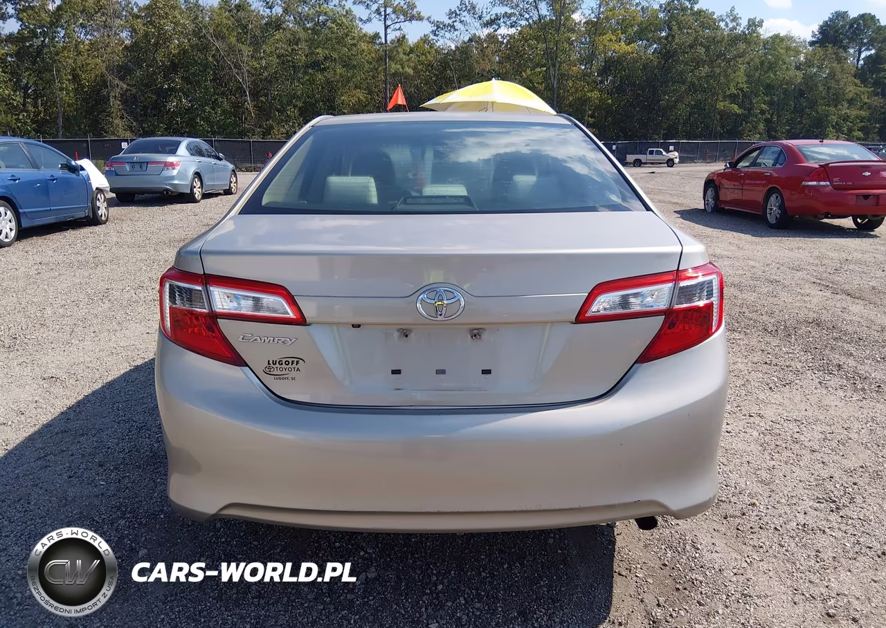 2014 Toyota Camry L VIN:4T1BF1FK6EU818575 - 16