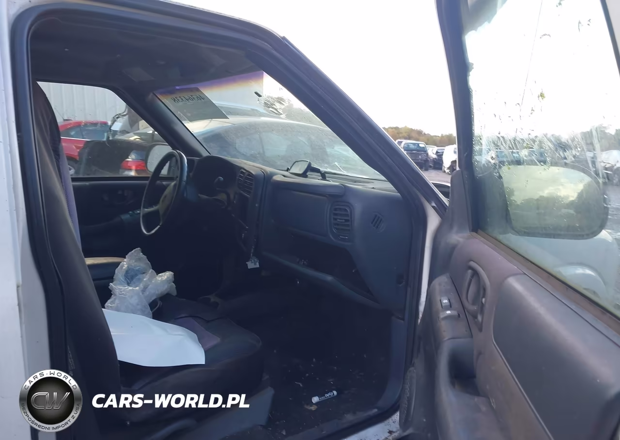 2003 Chevrolet S-10 Ls VIN:1GCDT13X23K141037 - 5