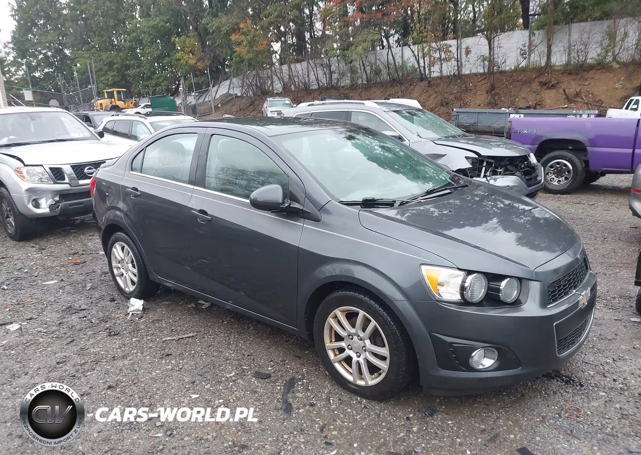 2013 Chevrolet Sonic Lt Auto – zdjęcie 1 z 11